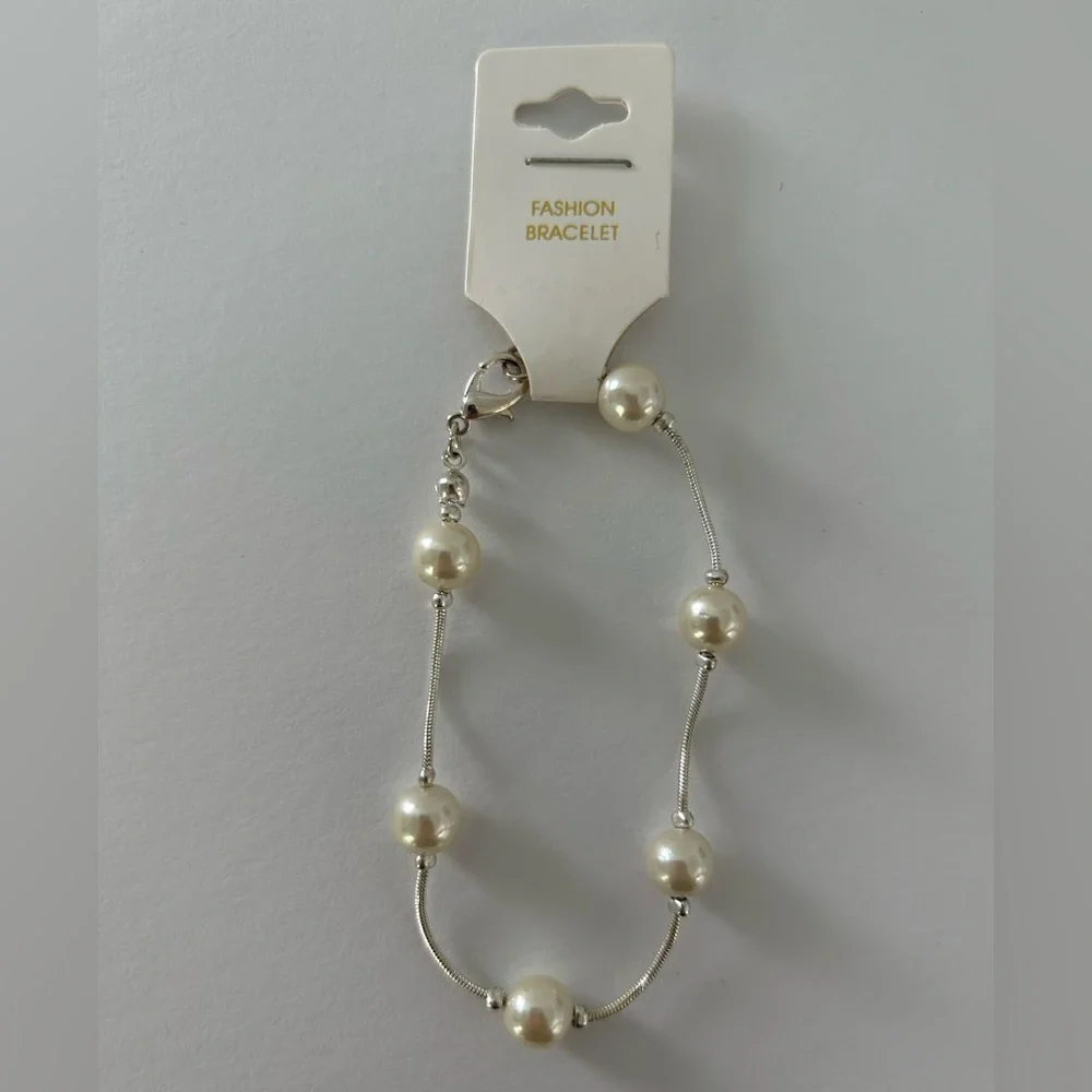 🦋 5/$25 - Pearl Beaded Fashion Bracelet - NWT Vintage